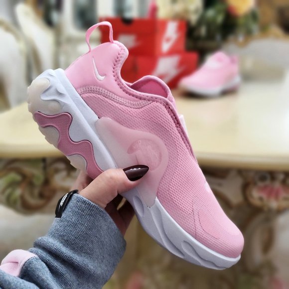 nike presto react pink